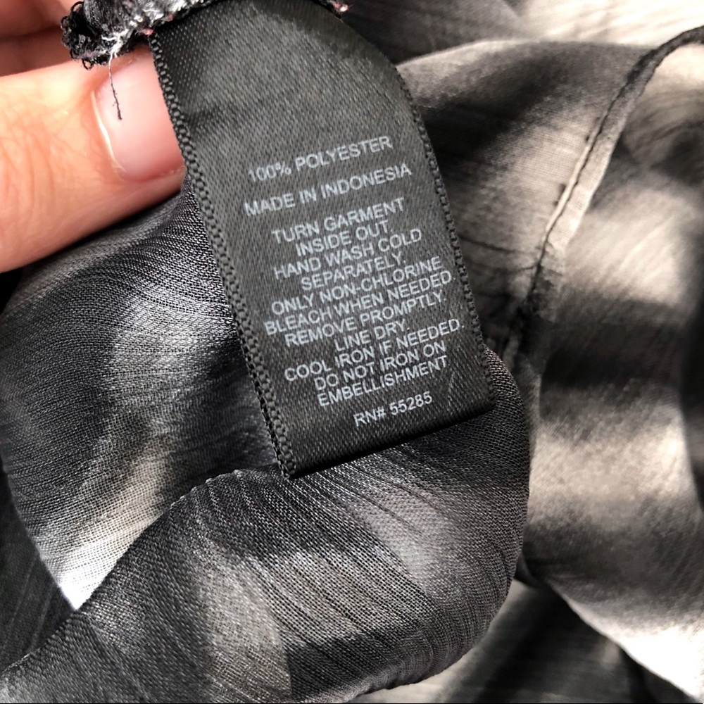 Express | Women’s Black & White Blouse Dress Shirt - Picture 7 of 7